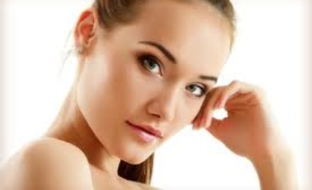 Różne zabiegi dla ludzkiego ciała rekomendowane przez kosmetyczkę.